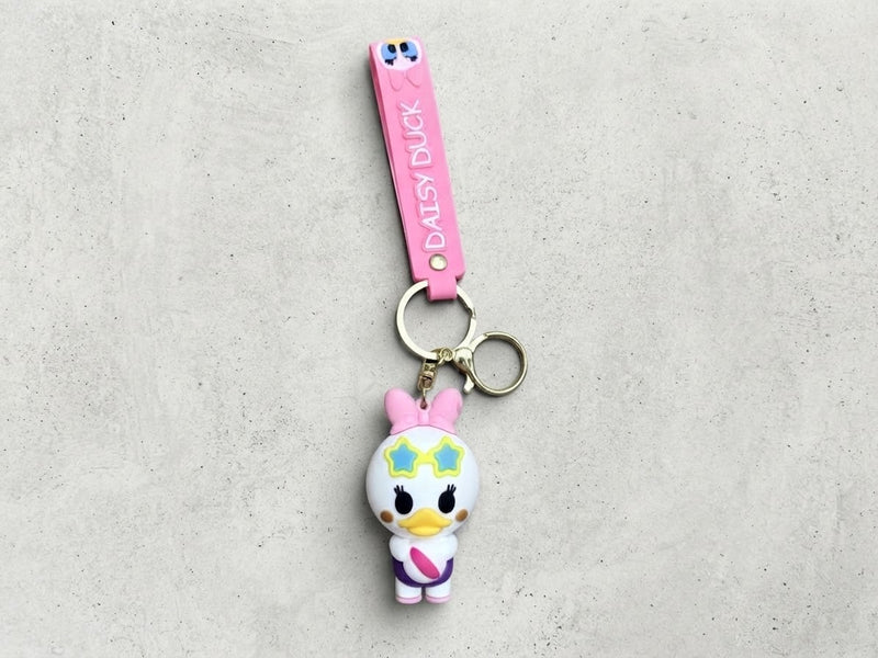 ميدالية دونالد داك وديزي داك – Donald & Daisy Duck Keychain 🏖️🐣