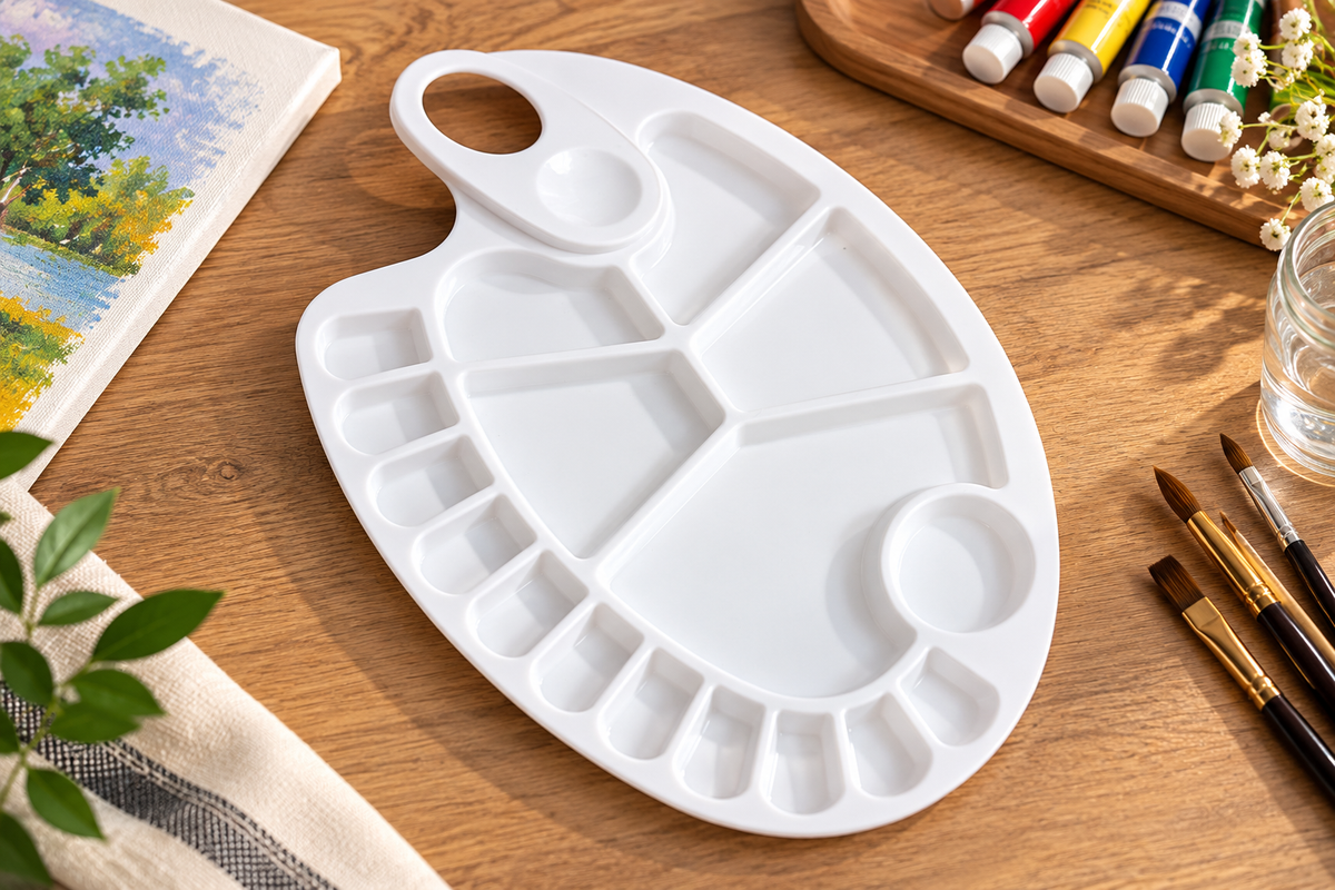 🎨 باليتة ألوان بلاستيك للرسم – Plastic Artist Palette